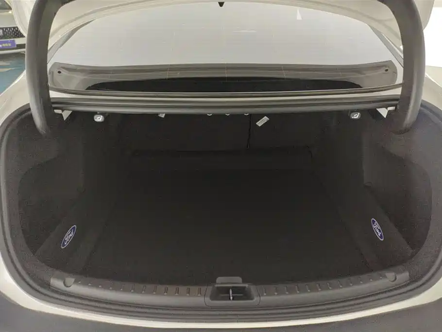 Ford Mondeo 2023 EcoBoost 245 Luxury