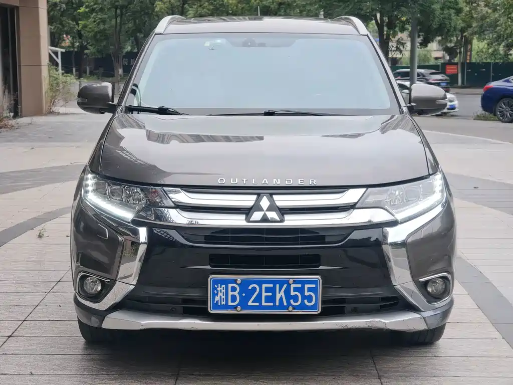 Mitsubishi Outlander — миниатюра 2
