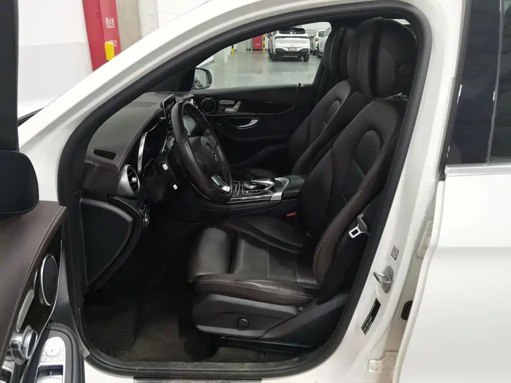Mercedes-Benz GLC — миниатюра 10