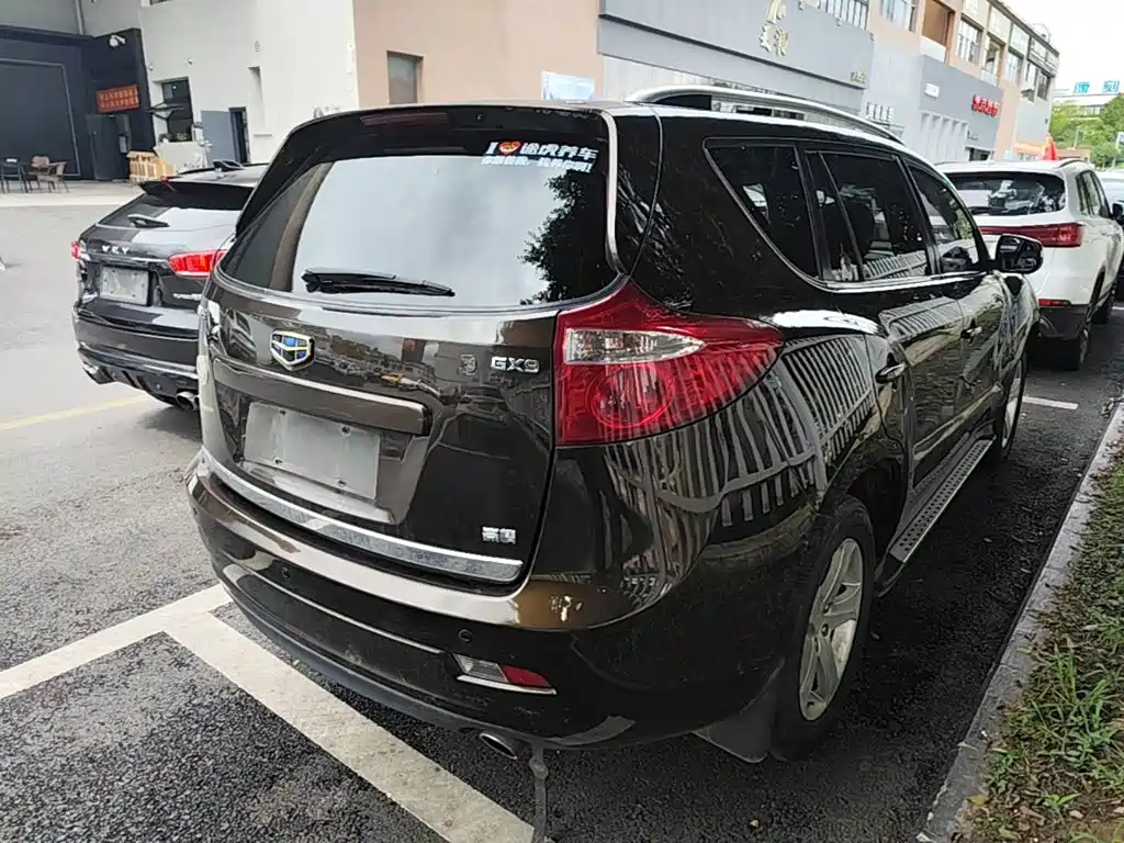 Geely Haoqing SUV — миниатюра 7