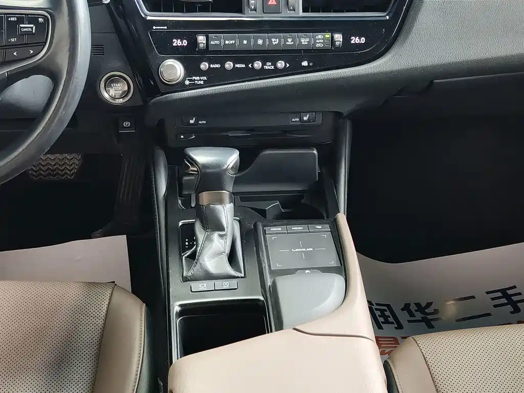 Lexus ES — миниатюра 12