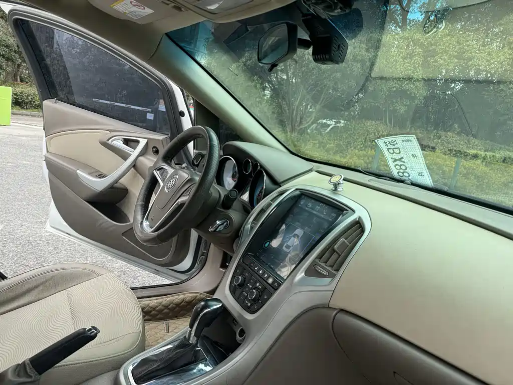 Buick Excelle — миниатюра 18