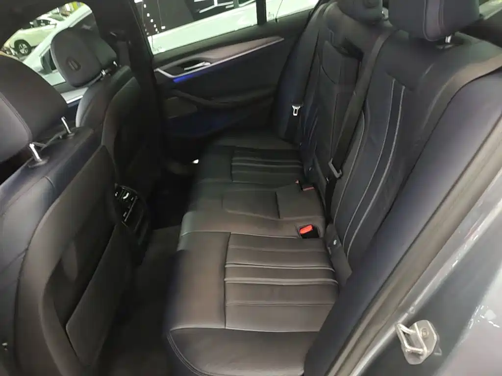 BMW 5 Series (Import) — миниатюра 17