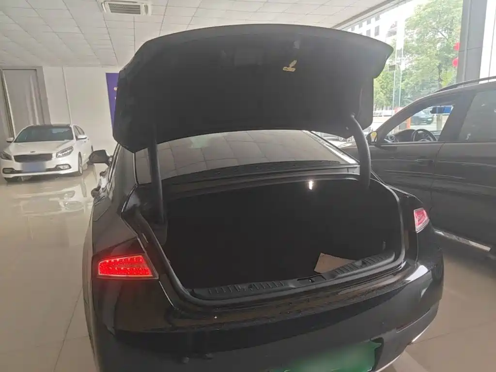 Lincoln MKZ — миниатюра 19