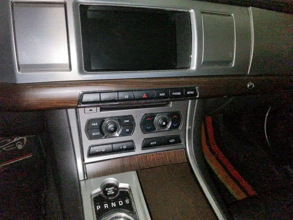 Jaguar XF — миниатюра 14