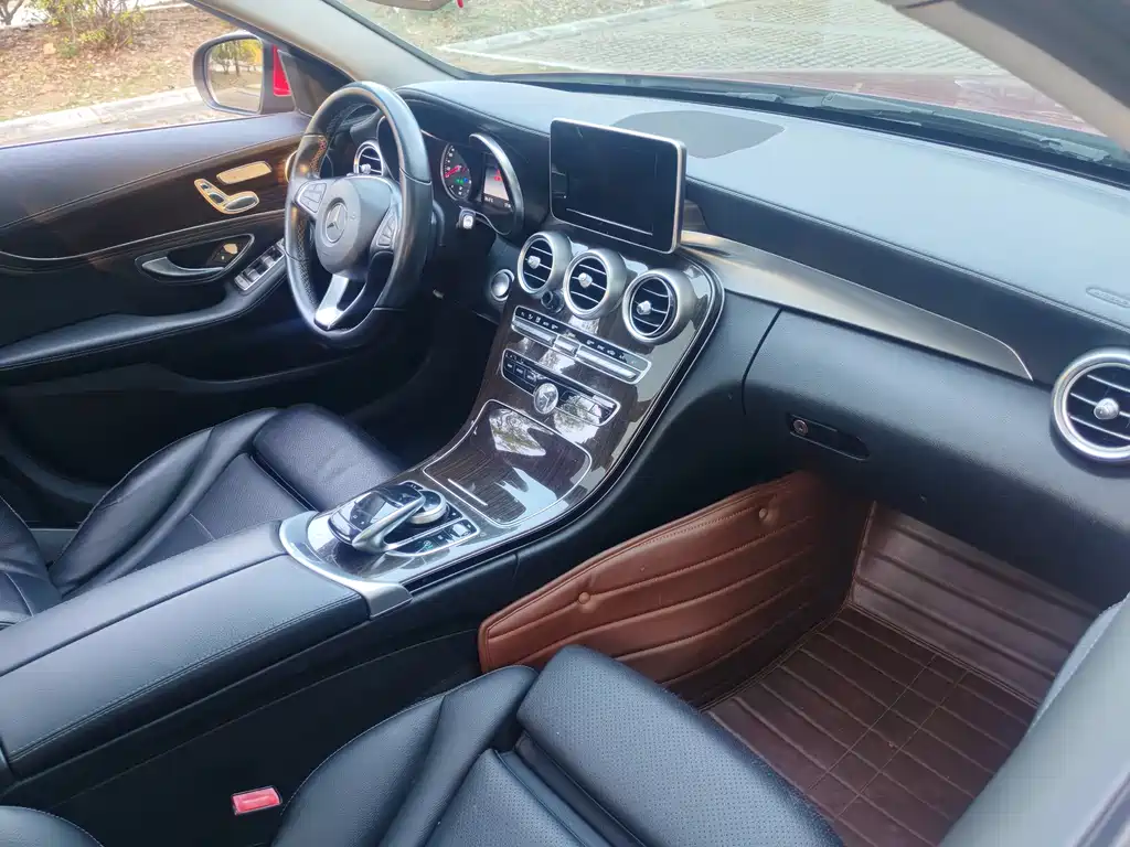 Mercedes-Benz C-Class — миниатюра 10