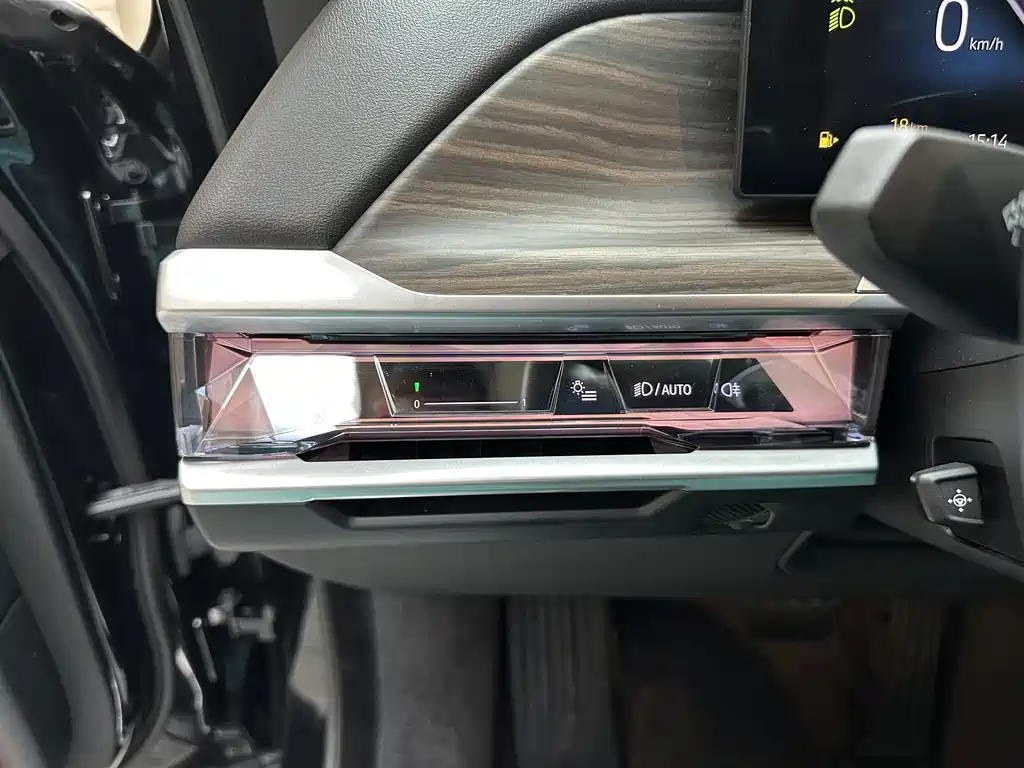BMW 7 Series — миниатюра 9