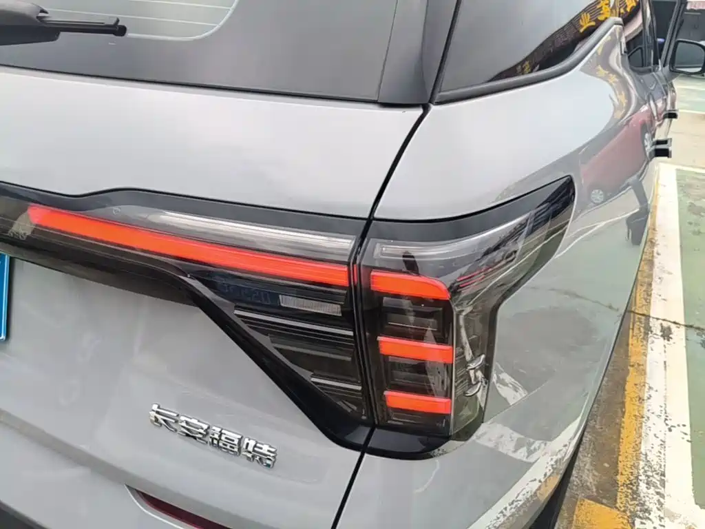 Ford Edge — миниатюра 8