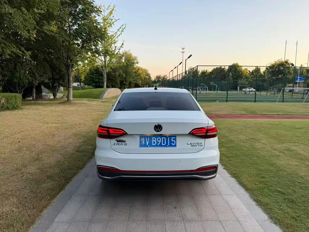Volkswagen Lavida — миниатюра 6