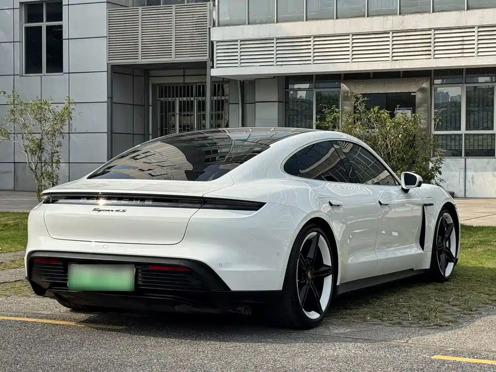 Porsche Taycan — миниатюра 5