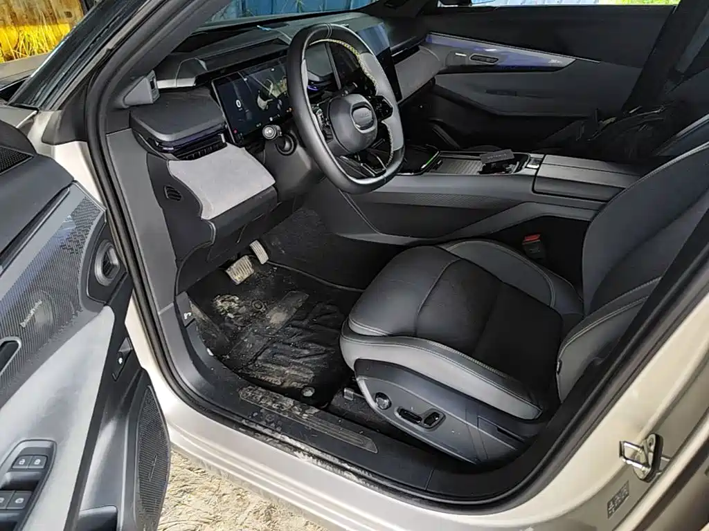 Lynk & Co 08 EM-P — миниатюра 21