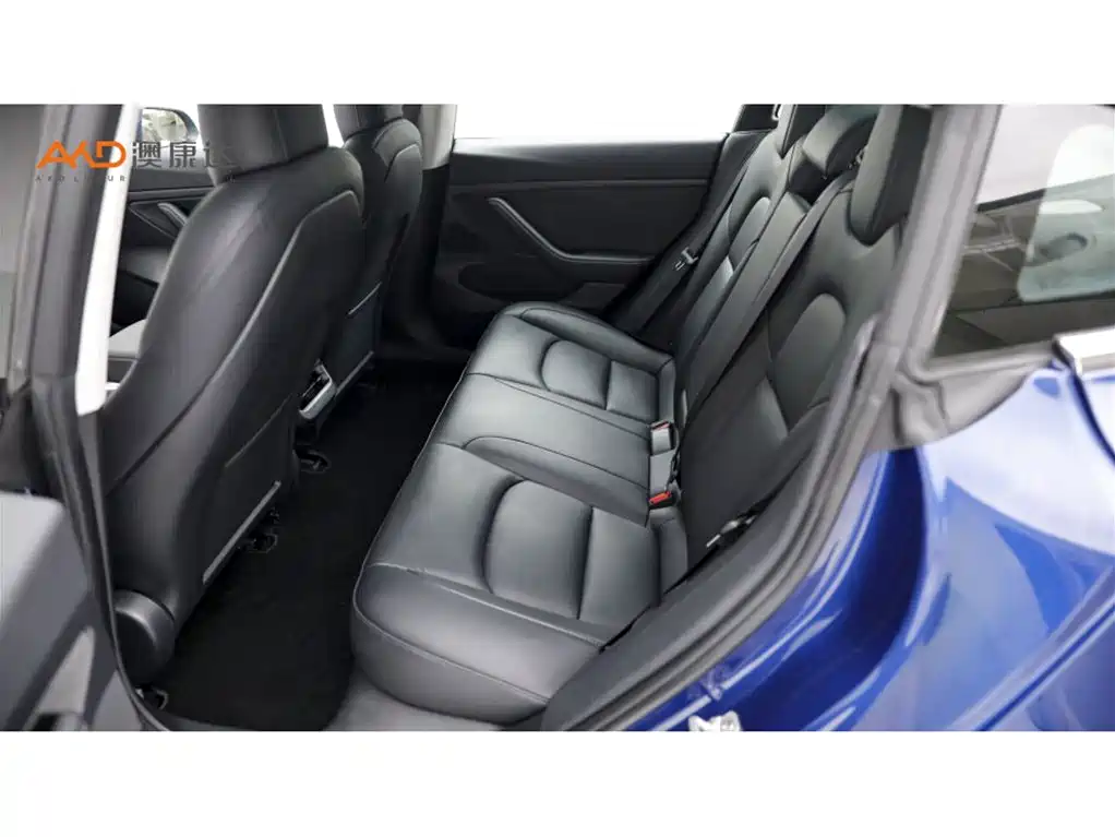 Tesla Model 3 — миниатюра 7