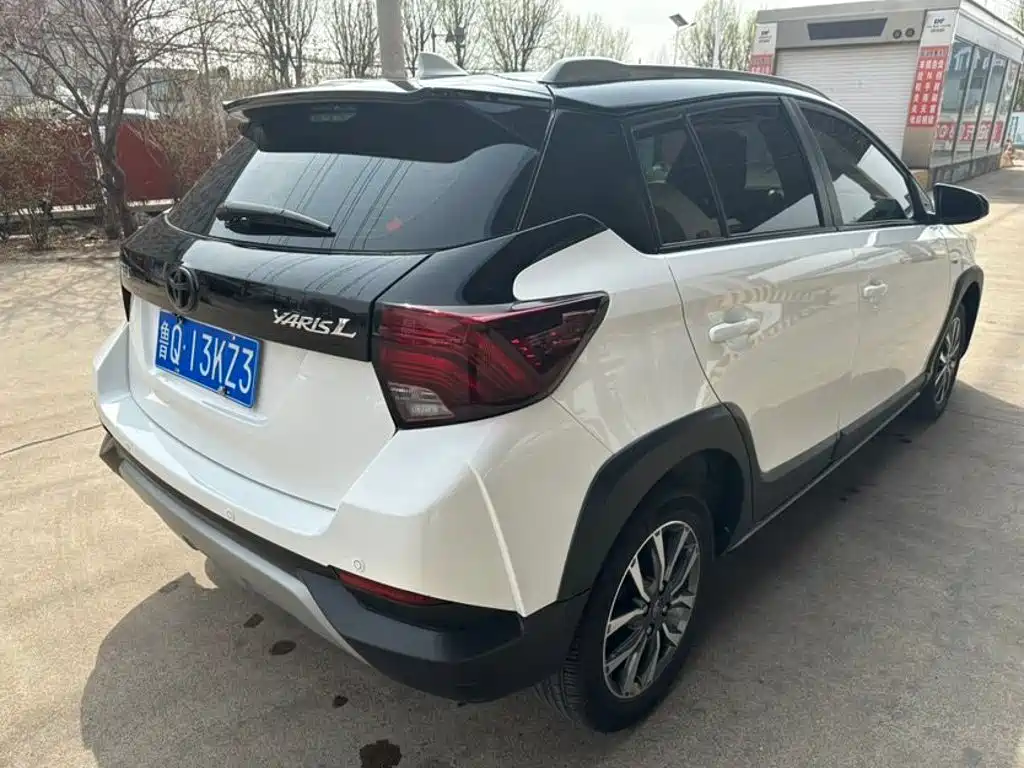 Toyota Yaris L — миниатюра 9