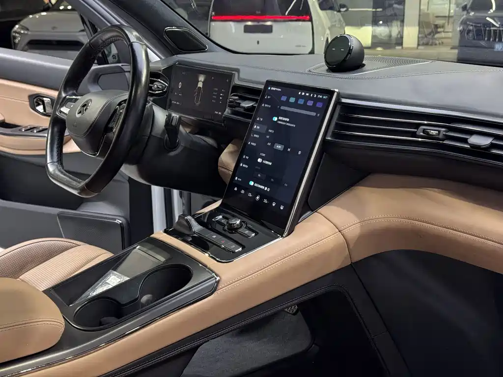 NIO ES8 — миниатюра 17