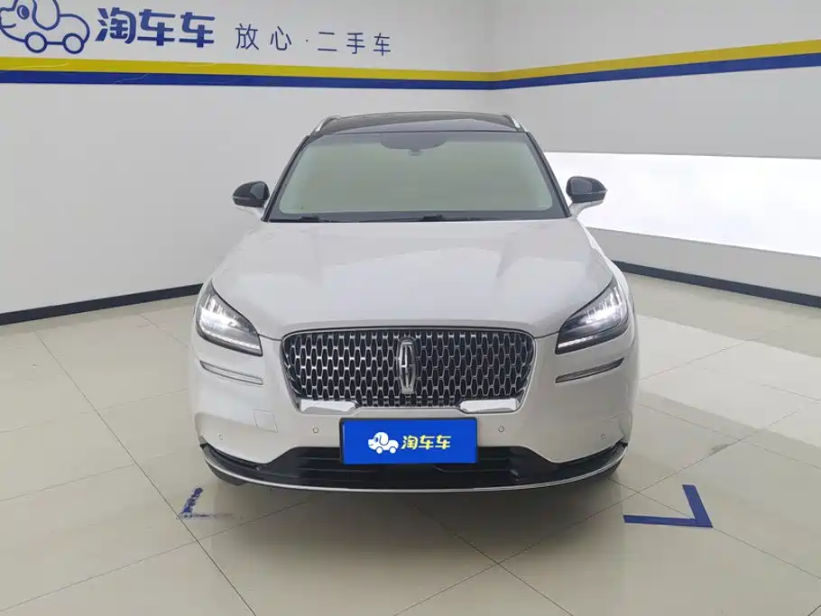 Lincoln Corsair — миниатюра 2