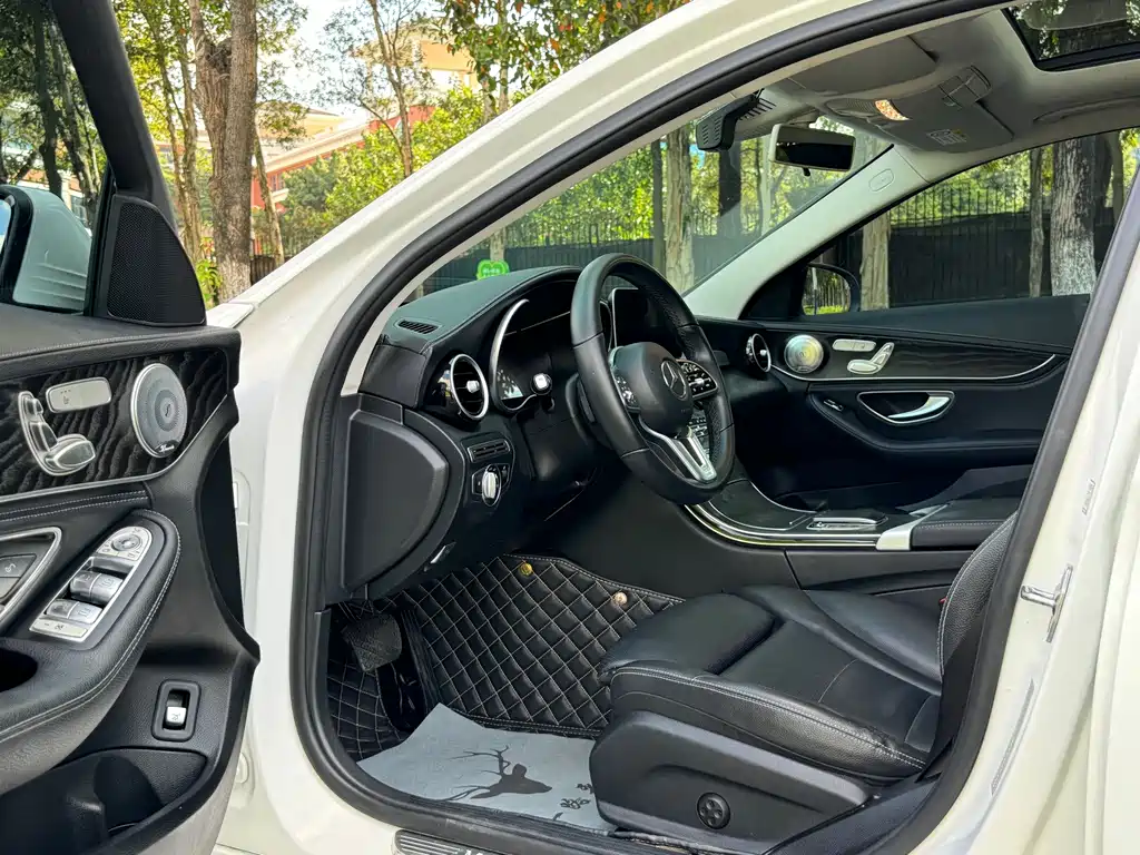 Mercedes-Benz C-Class — миниатюра 7