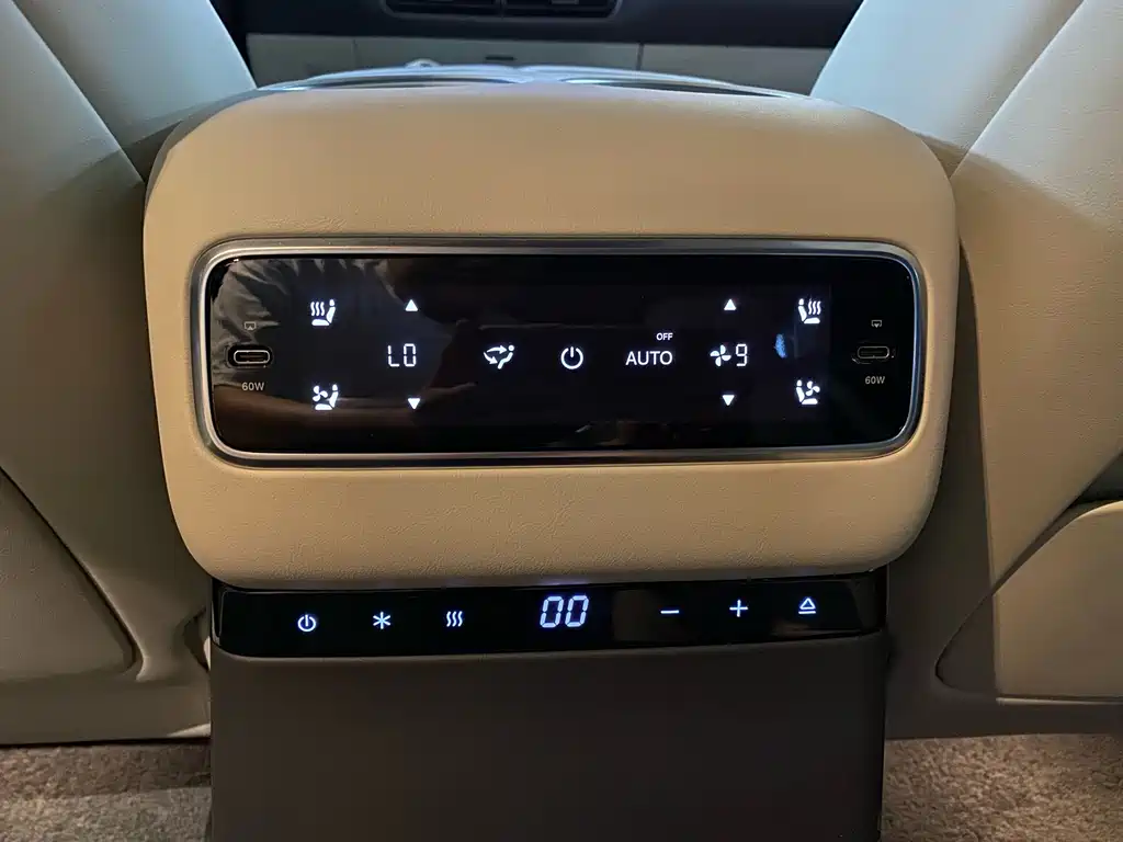 Li Auto Li MEGA — миниатюра 11