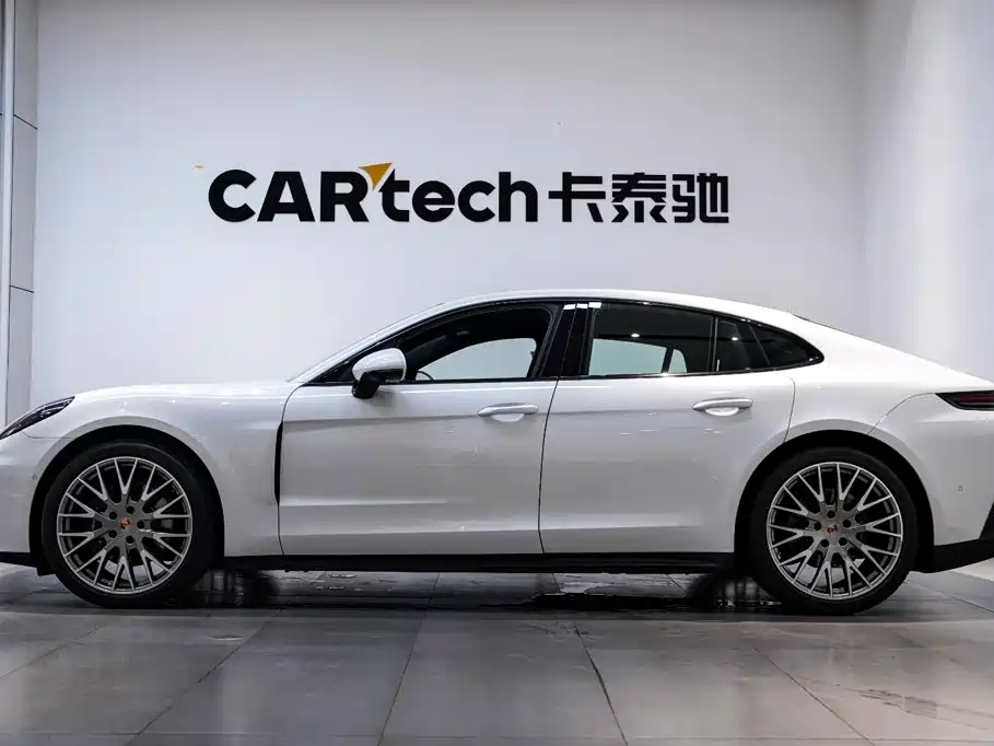 Porsche Panamera — миниатюра 32