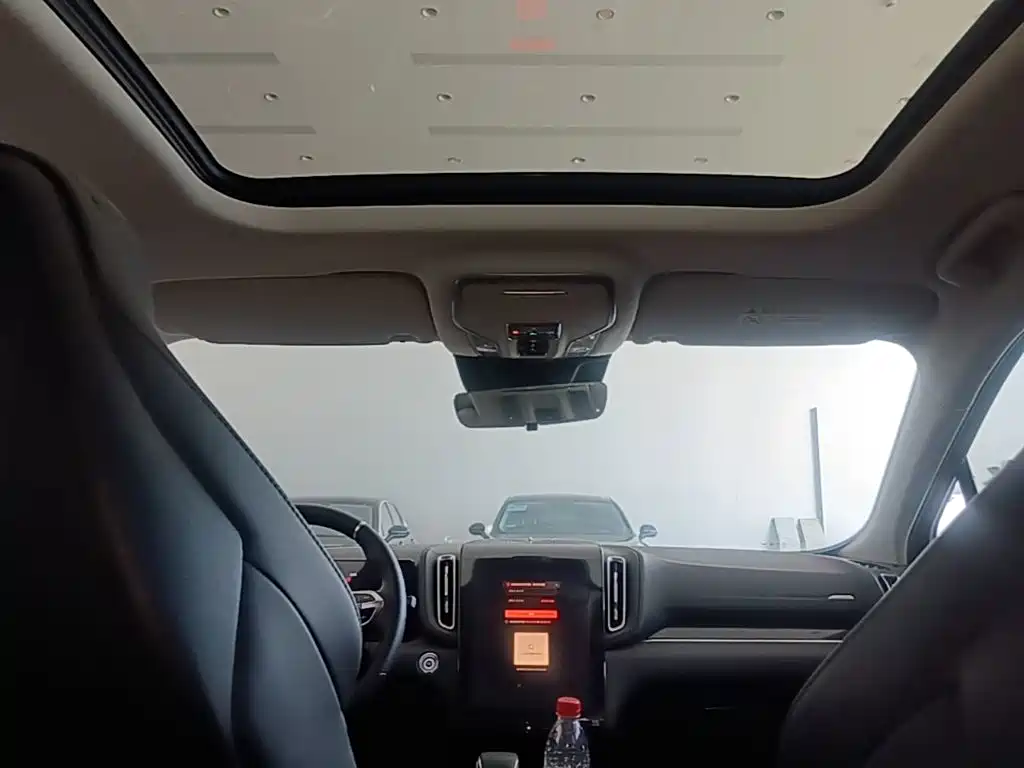 Hongqi Hongqi HS3 PHEV — миниатюра 18