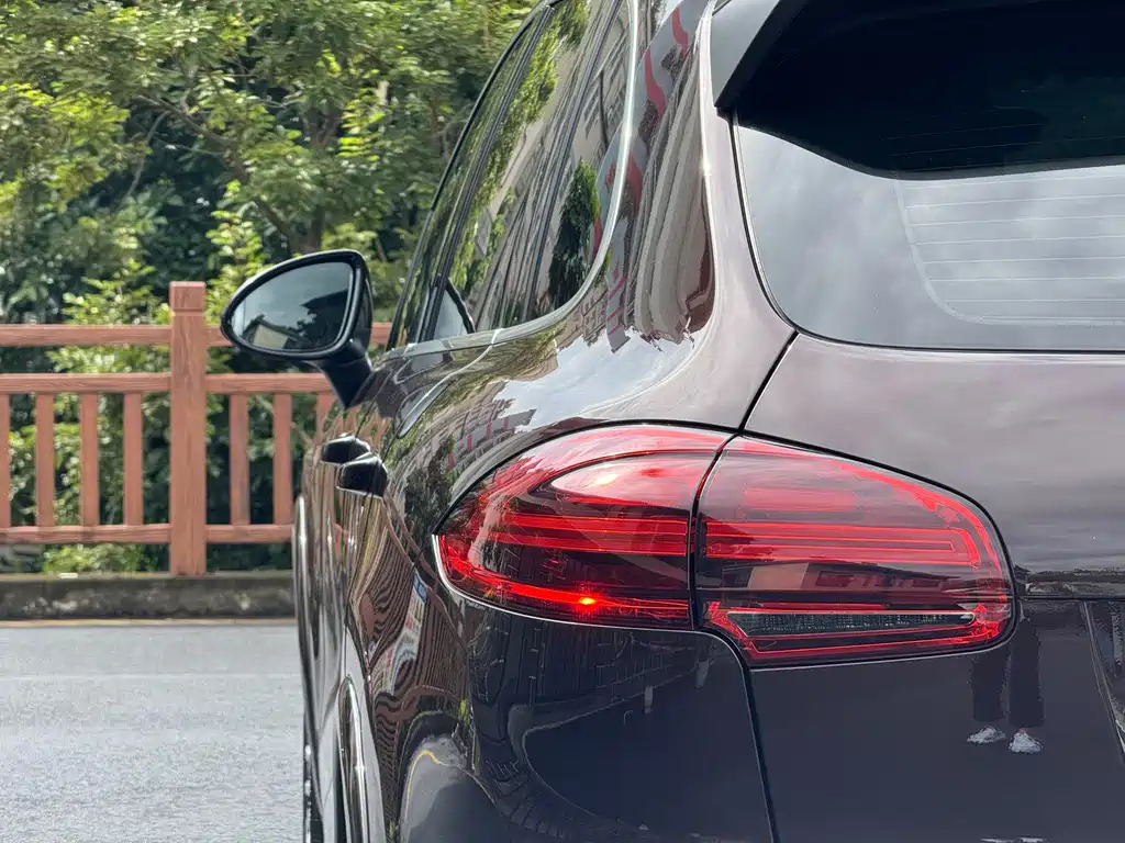 Porsche Cayenne — миниатюра 26