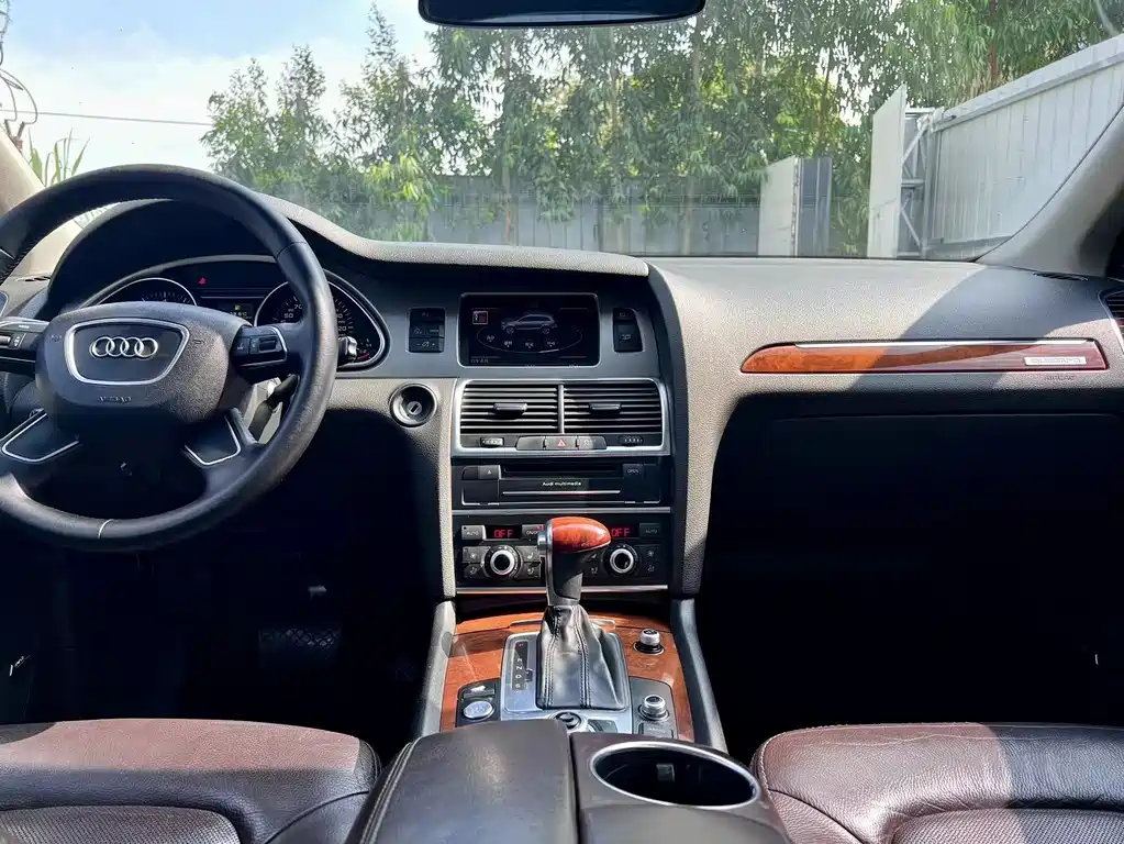Audi Q7 — миниатюра 11