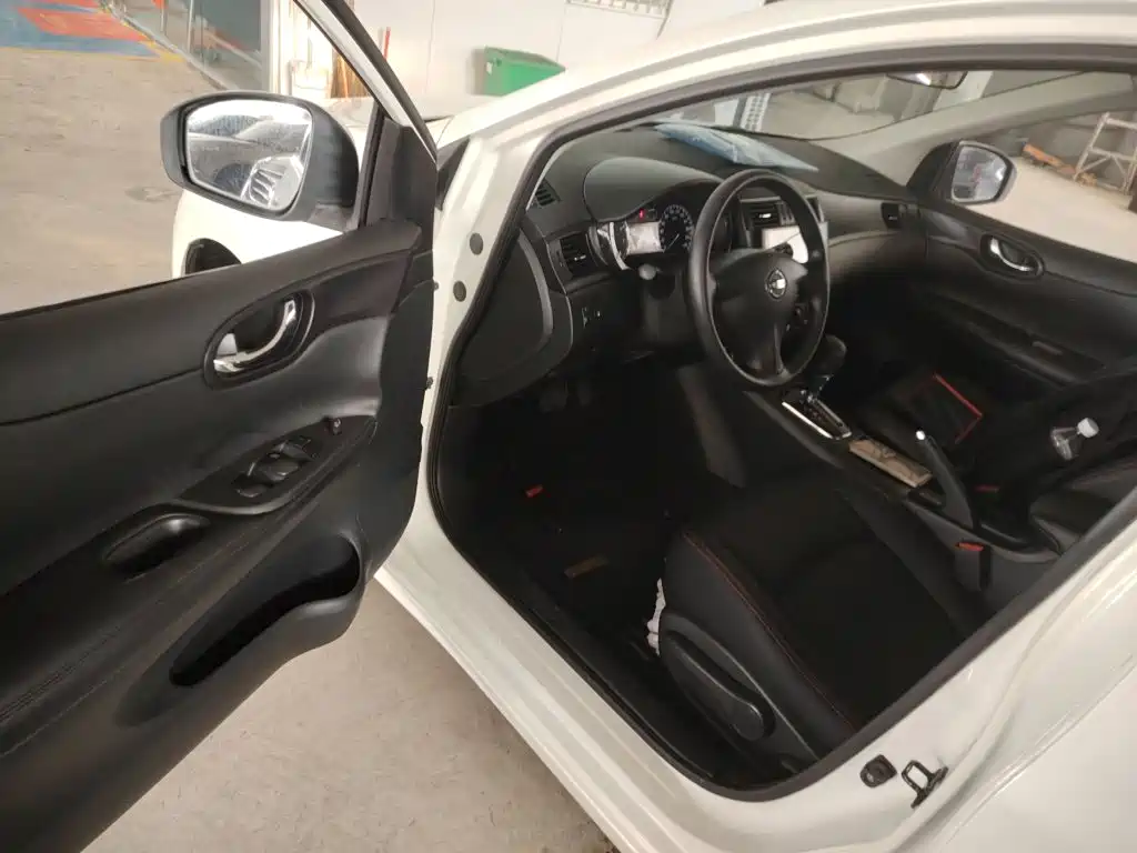 Nissan Tiida — миниатюра 16