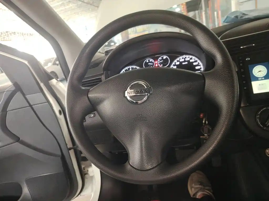 Nissan Tiida — миниатюра 11