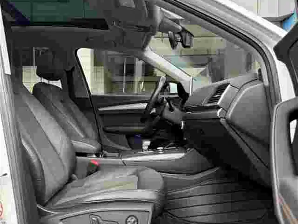 Audi Q5L — миниатюра 7