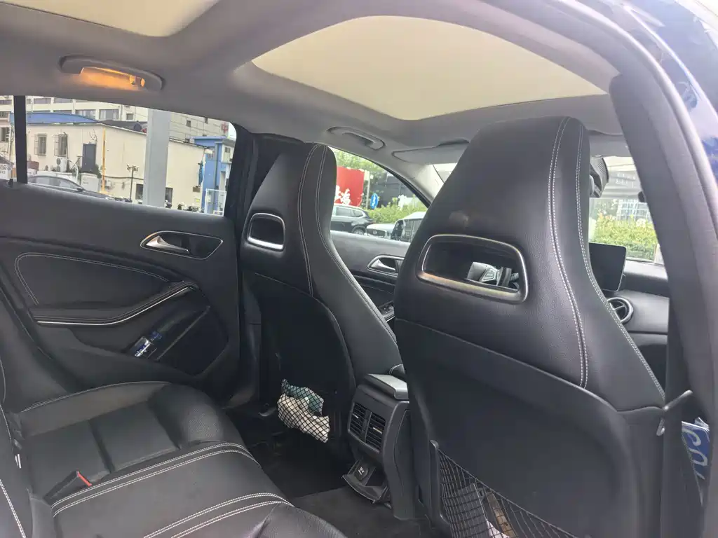 Mercedes-Benz GLA — миниатюра 10