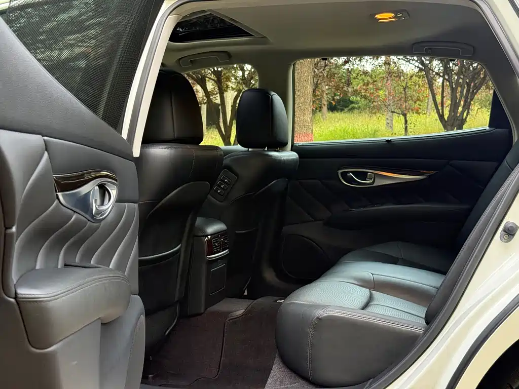 Infiniti Q70 — миниатюра 21
