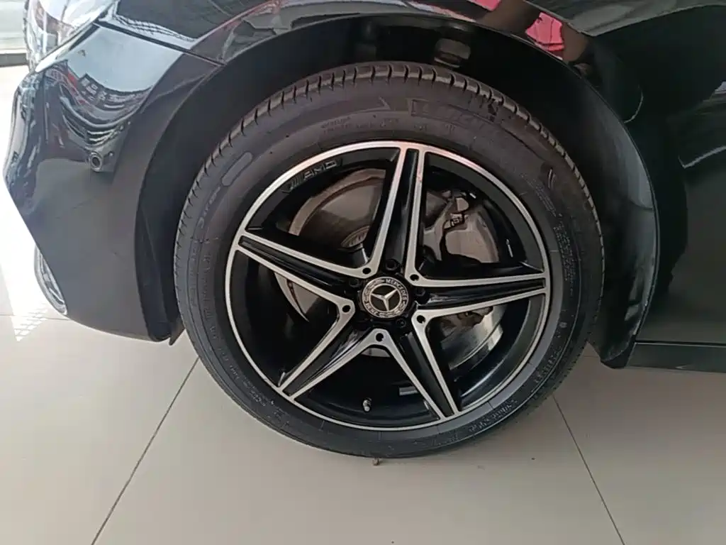 Mercedes-Benz E-Class (Import) — миниатюра 23