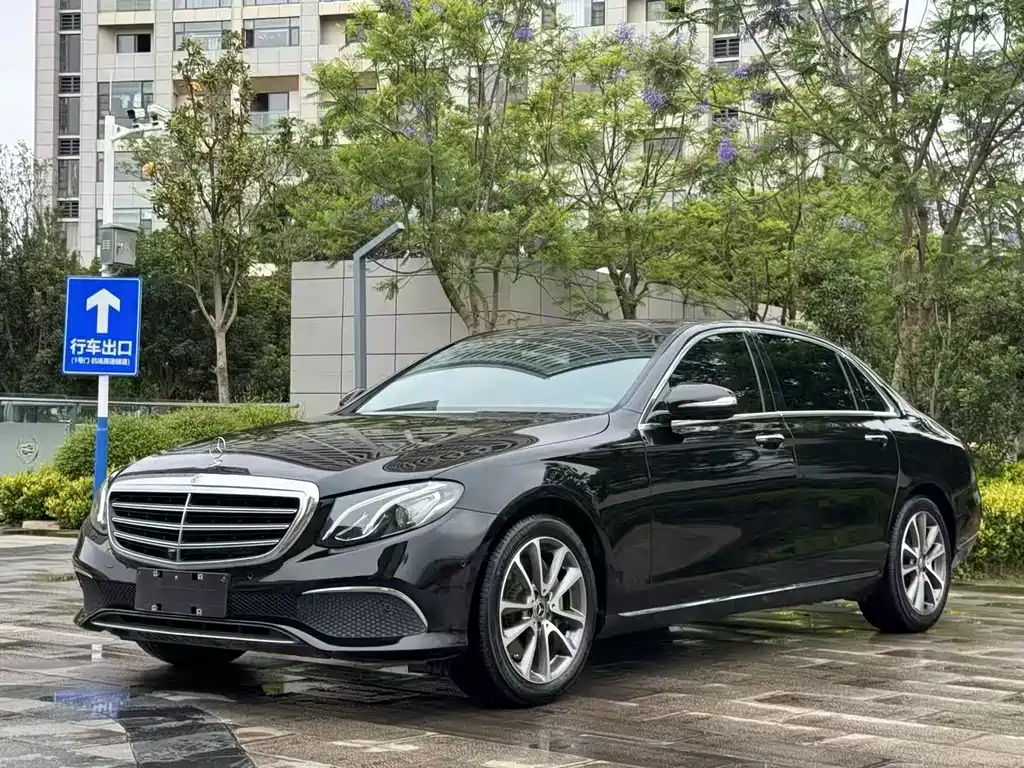 MERCEDES-BENZ E CLASS