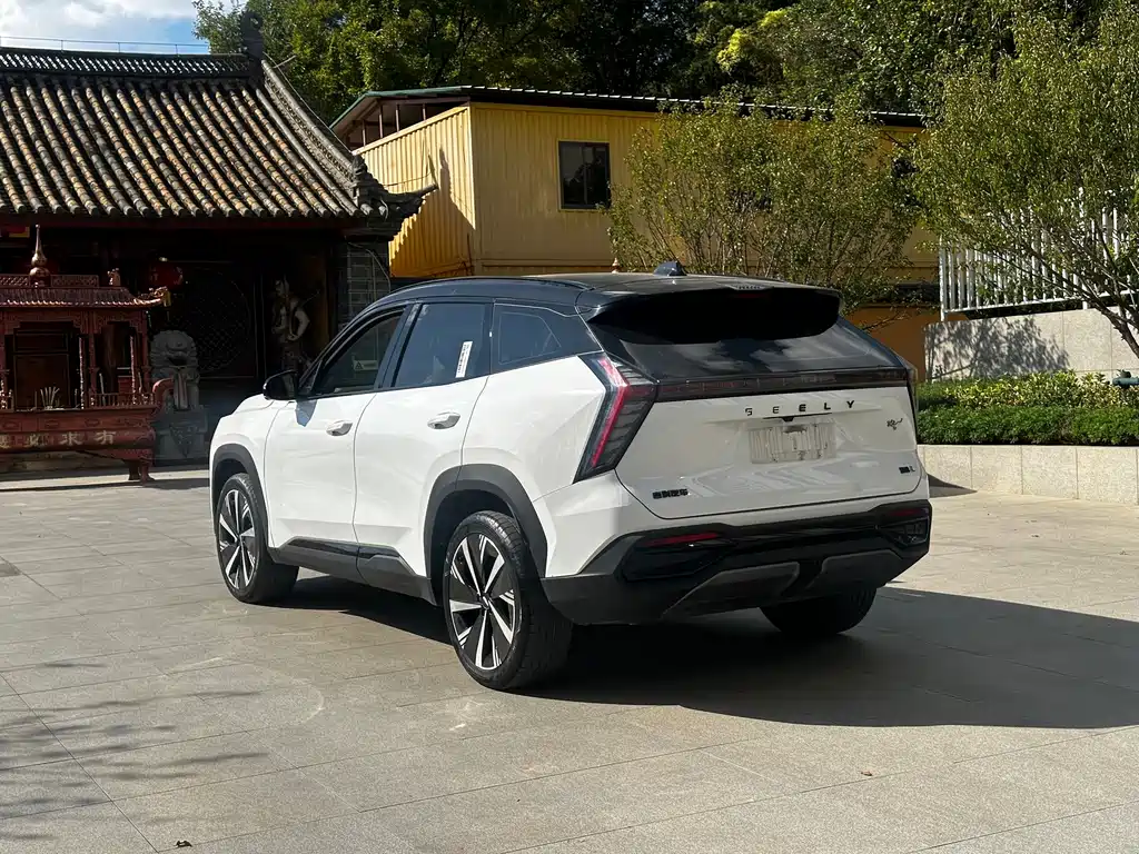 Geely Boyue L — миниатюра 11