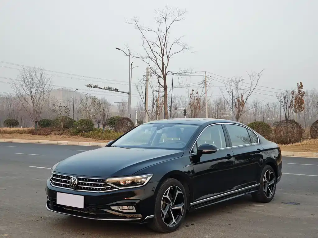 Volkswagen Magotan 2025
