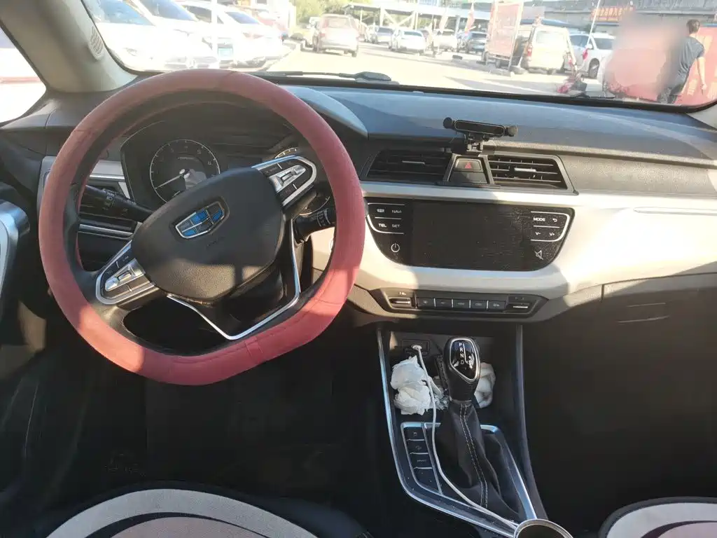 Geely Vision X3 — миниатюра 5