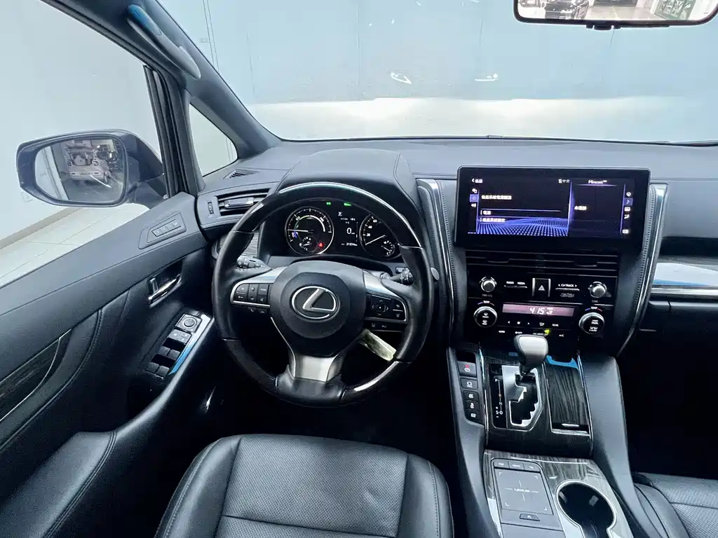 Lexus LM — миниатюра 34