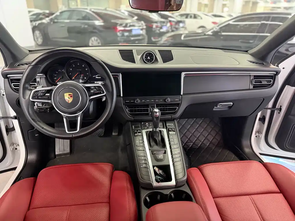 Porsche Macan — миниатюра 5
