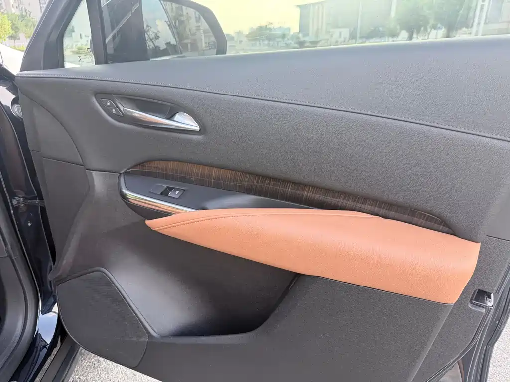 Cadillac XT4 — миниатюра 14