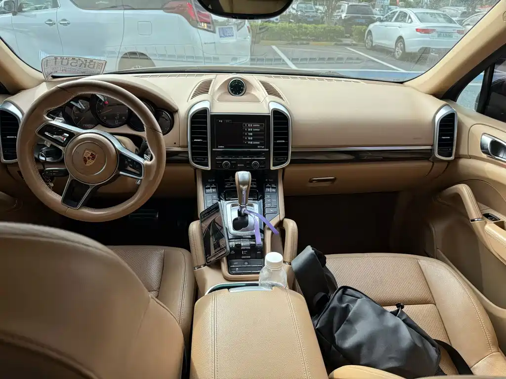 Porsche Cayenne — миниатюра 3