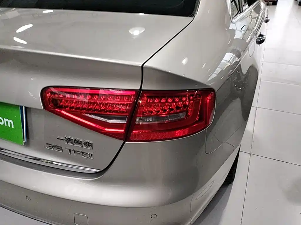 Audi A4L — миниатюра 8
