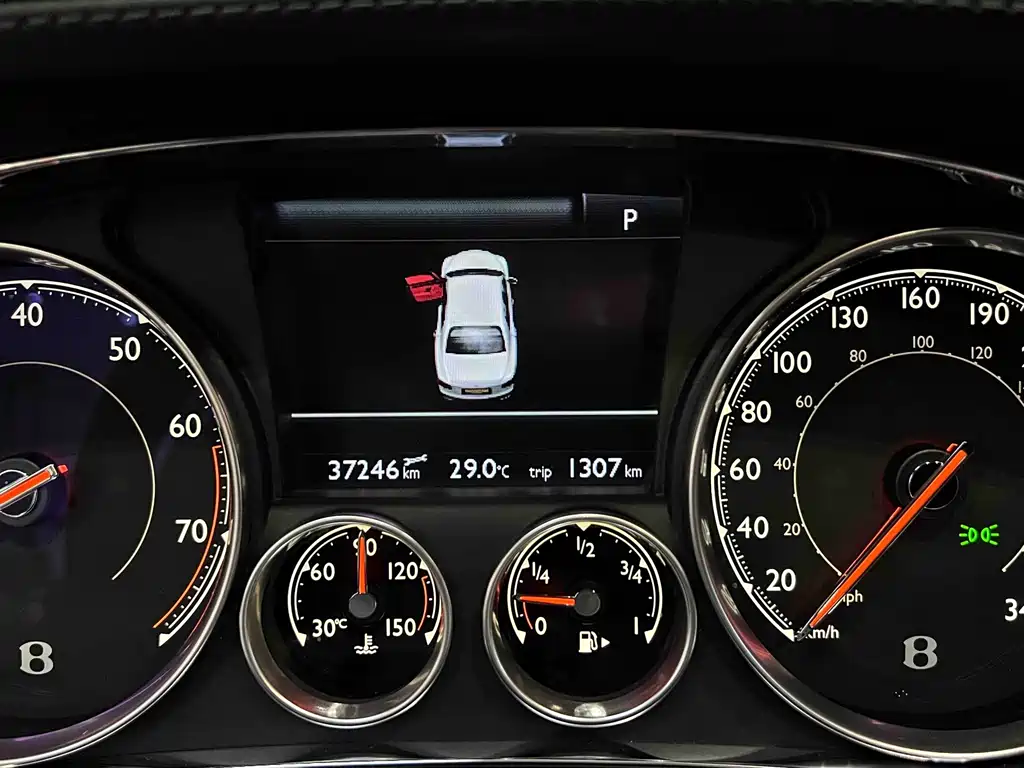 Bentley Flying Spur — миниатюра 4