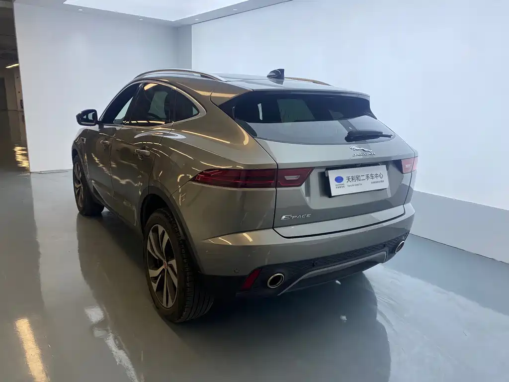 Jaguar E-PACE — миниатюра 15