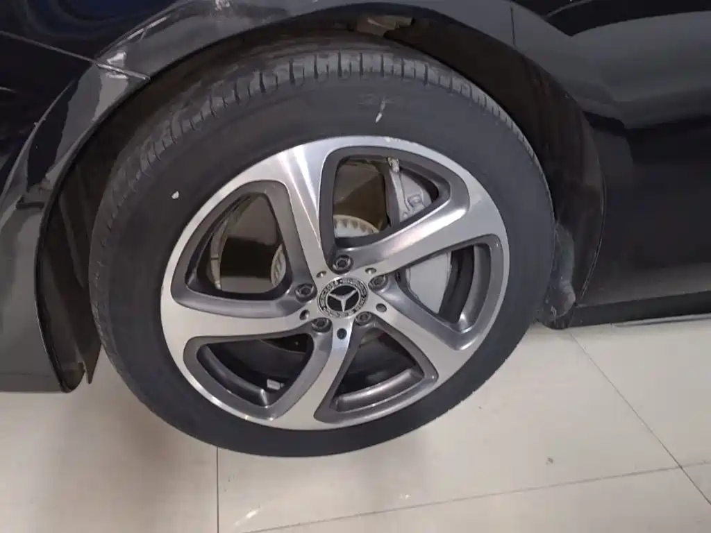 Mercedes-Benz E-Class — миниатюра 23