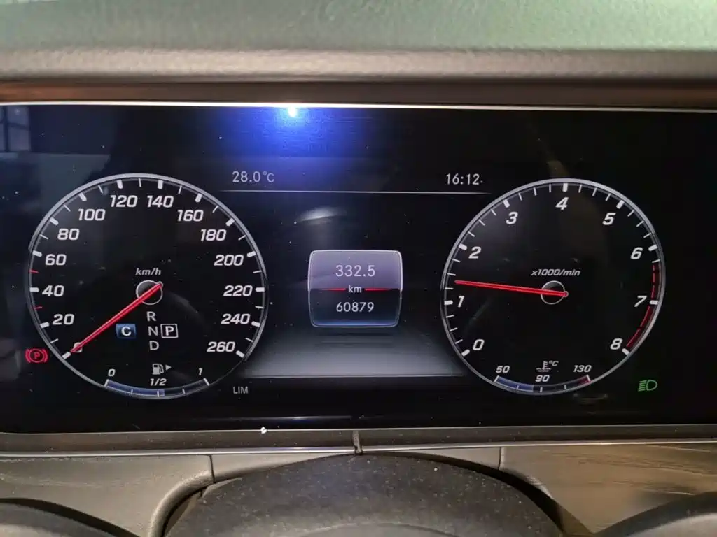 Mercedes-Benz E-Class — миниатюра 12