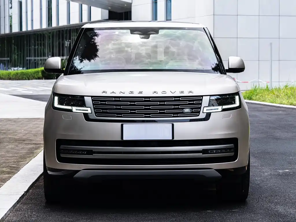 Land Rover Range Rover 2025 3.0 L6 400PS Long Wheelbase мест