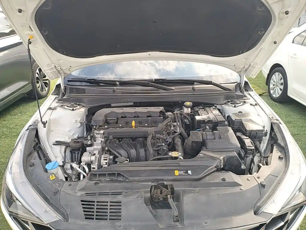 Hyundai Elantra — миниатюра 20