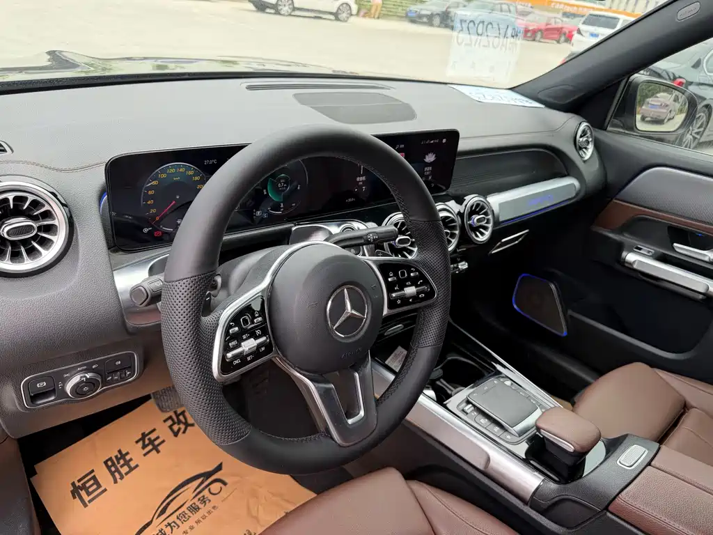 Mercedes-Benz GLB — миниатюра 12