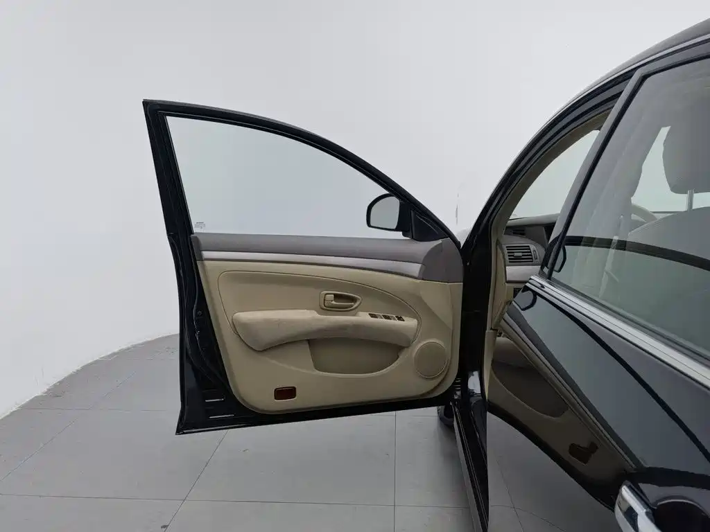Nissan Sylphy — миниатюра 8
