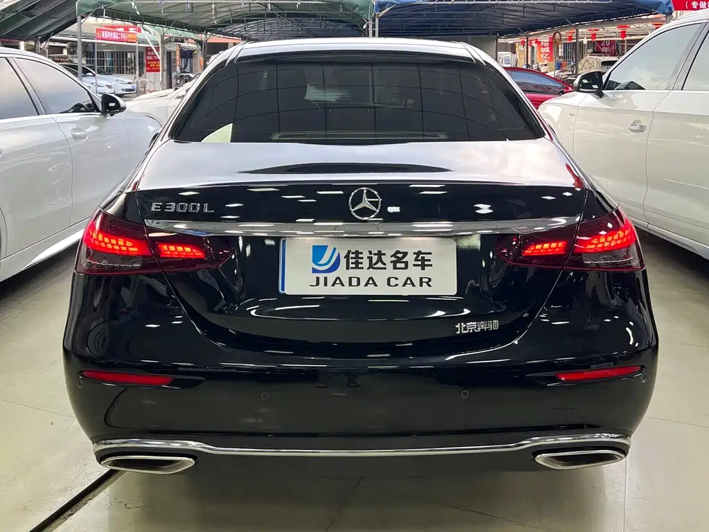 Mercedes-Benz E-Class — миниатюра 13