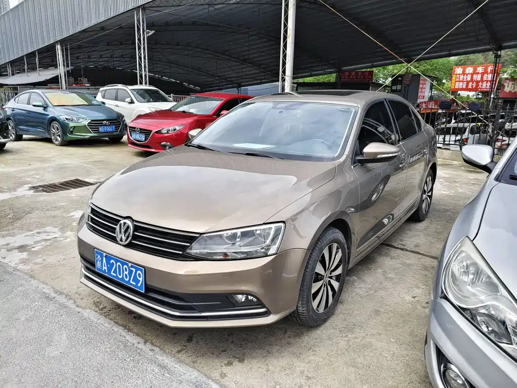Volkswagen Sagitar 2018